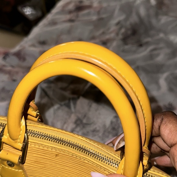 Authentic Louis Vuitton Alma PM - Picture 2 of 7